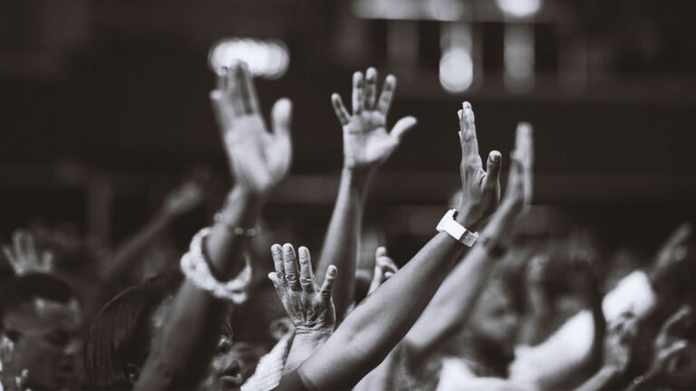 Foto: Mãos para o alto