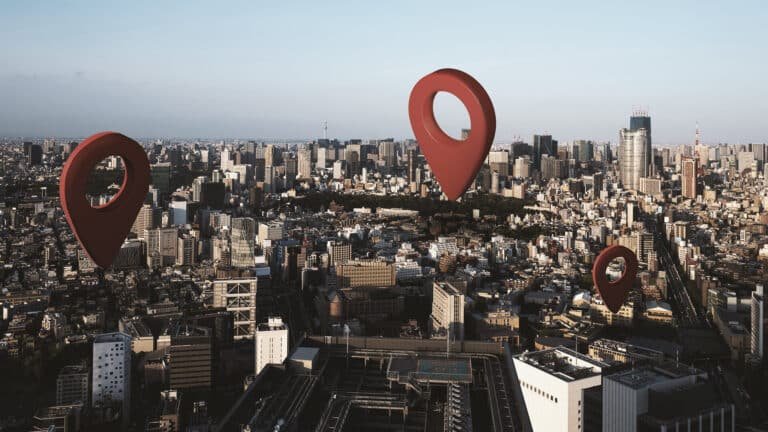 Imagem: Pins na cidade