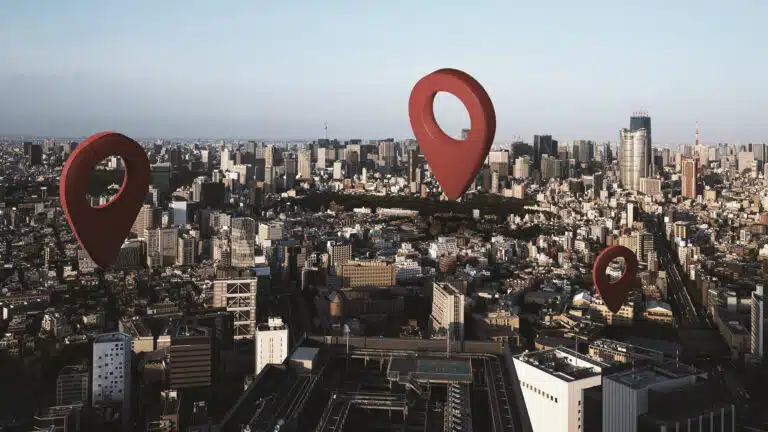 Imagem: Pins na cidade